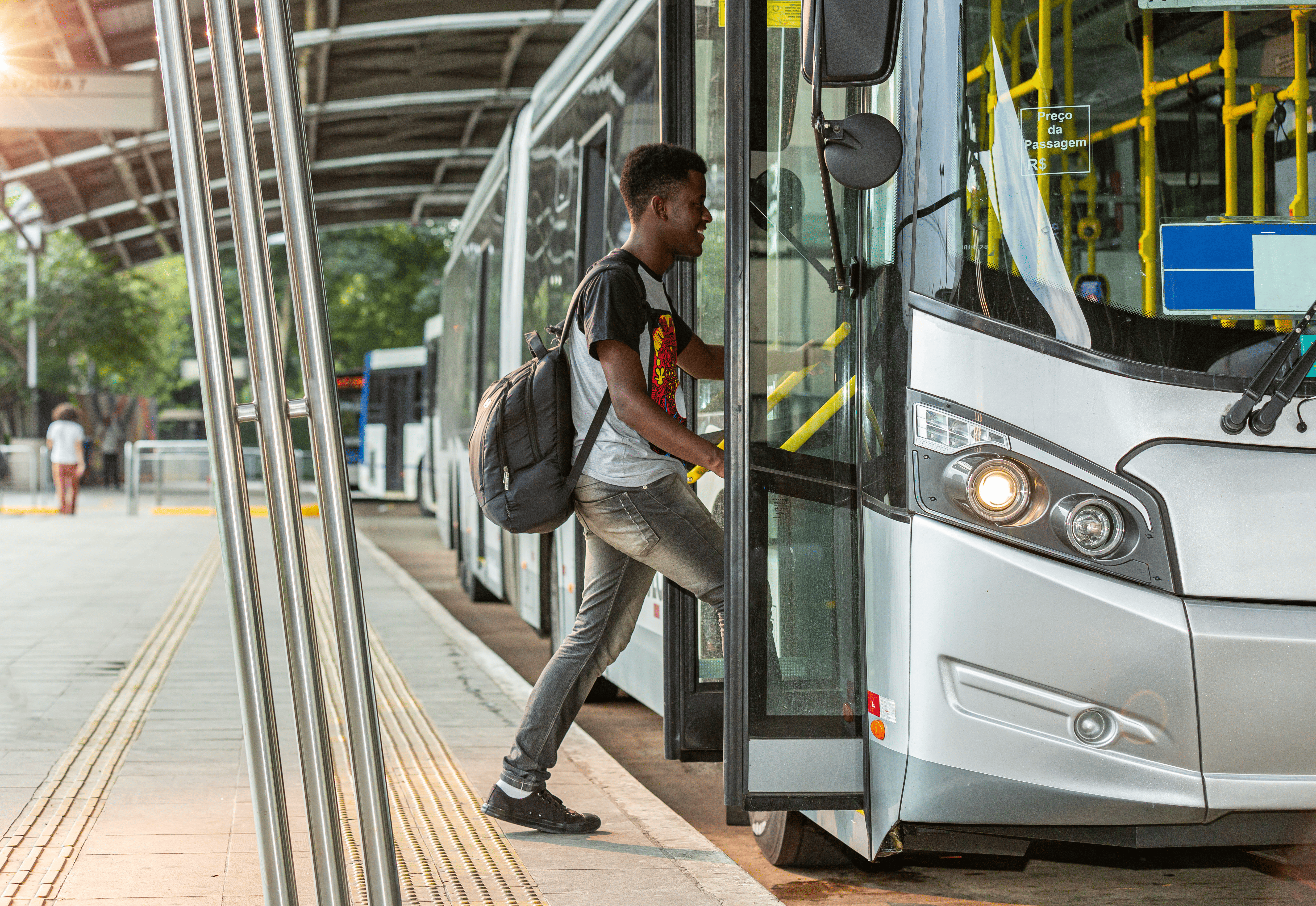 Shuttle transport service 1 for hotels and businesses in Oman